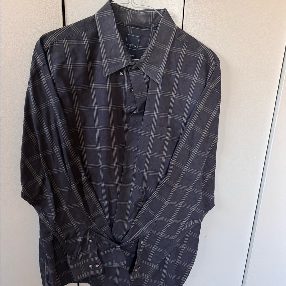 Men's Gray Plaid Shirt